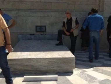 Ερώτηση του Δημήτρη Καμμένου για την ασέβεια του συνδικαλιστή στον Αγνωστο Στρατιώτη